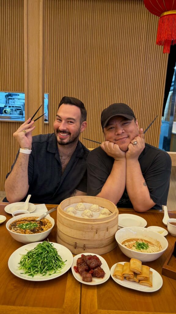 Teacher Colin with Sine Education eating dinner in Bangkok